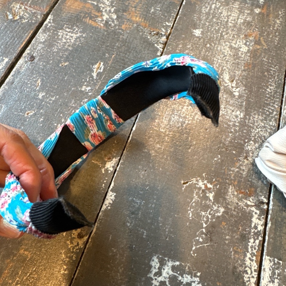 Turquoise Floral Twist Headband - Women Accessories - Picture 2 of 4